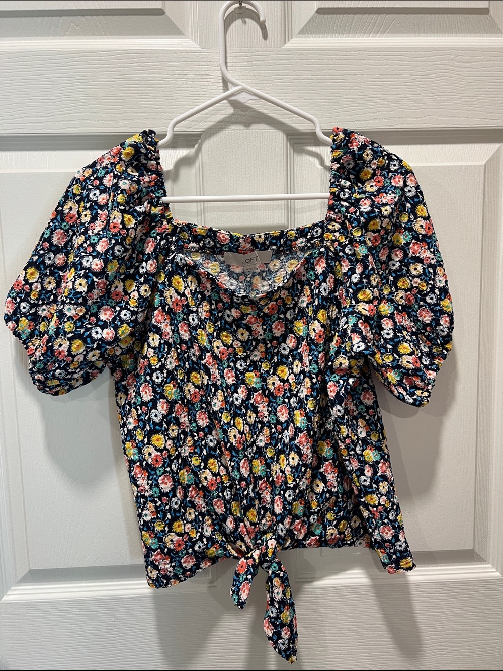 LOFT Navy Floral Tie-Front Puff Sleeve Top
